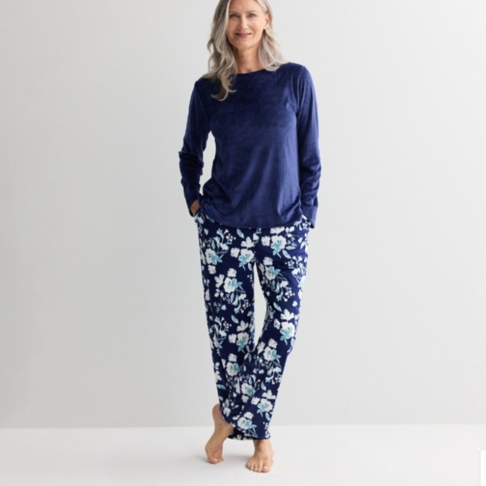 NWT  Women's SZ XXL Croft & Barrow Velour Pajama Top & Bottom Set